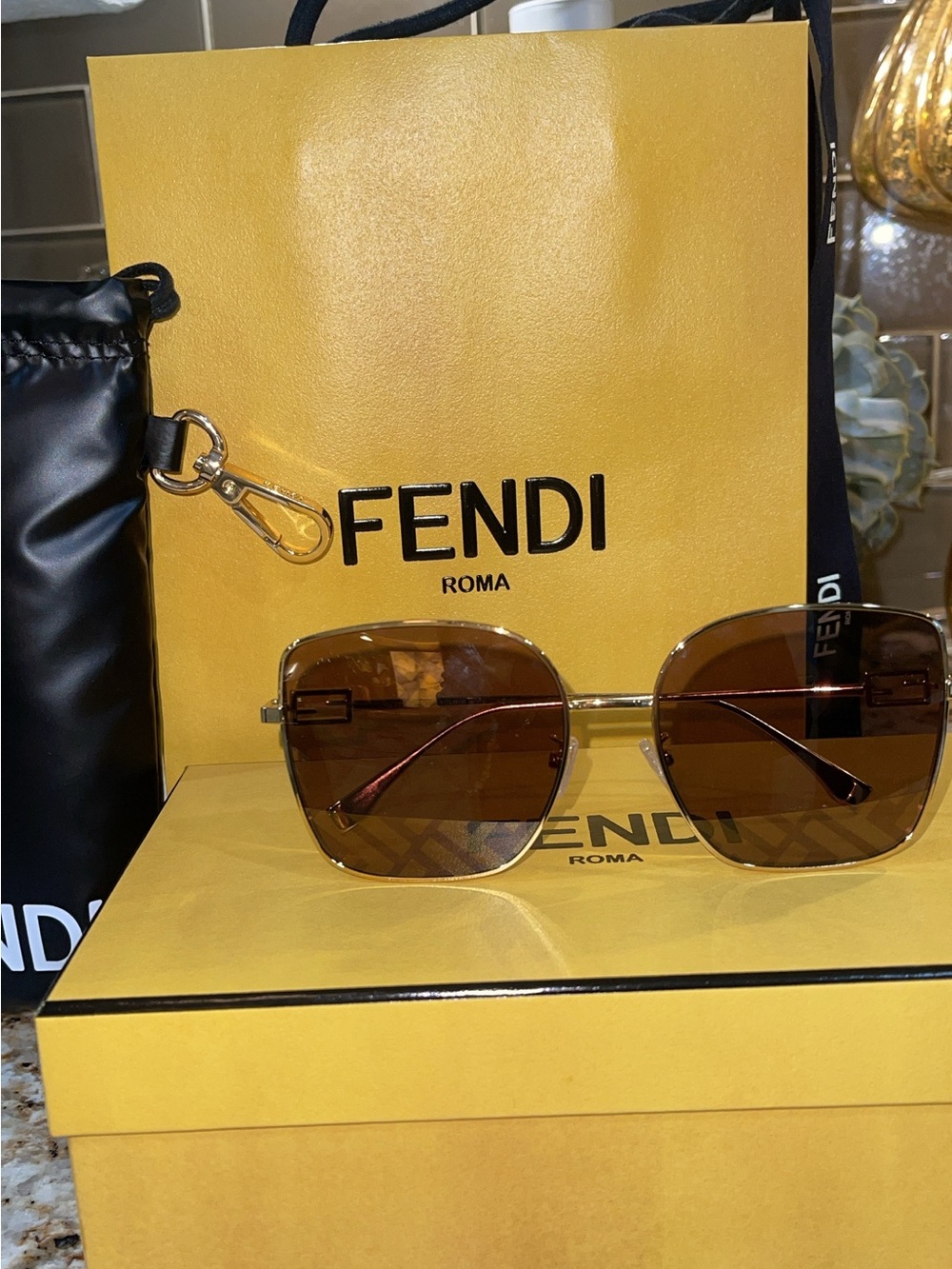 Fendi 🤎 Baguette Authenticated Sunglasses with Brown Monogram Print BRAND NEW! - Picture 17 of 17